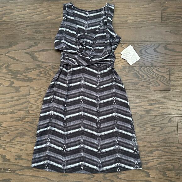 Athleta Printed Adrian Faux Wrap Sporty Dress Size XS NWT - Picture 2 of 10